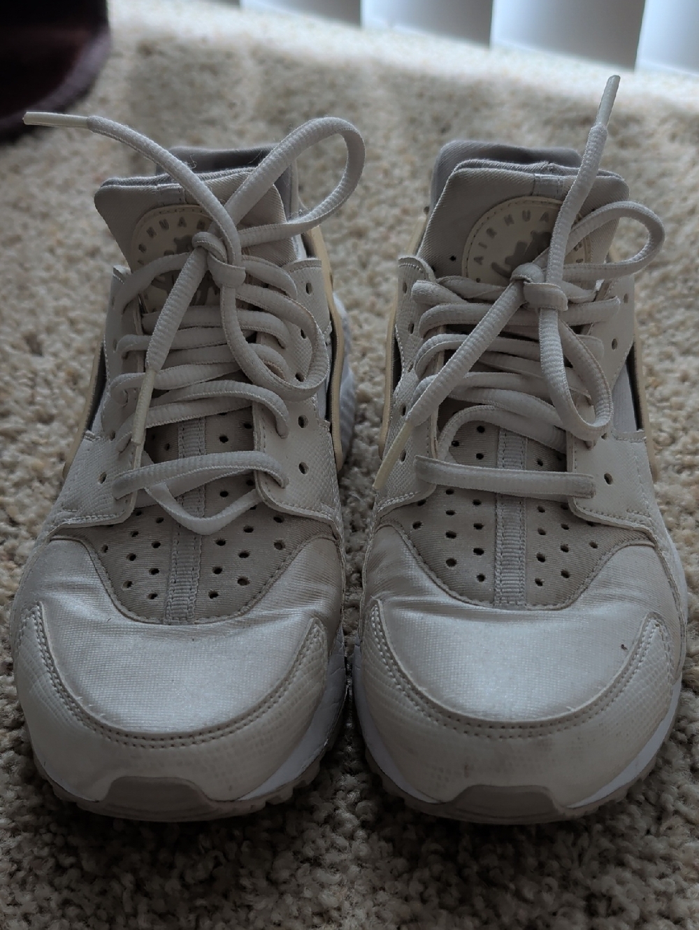 Nike Huarache White Low-Top Athletic Sneakers